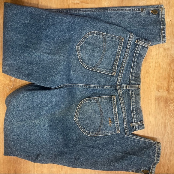 Chic High Rise Blue Jeans - Picture 4 of 5